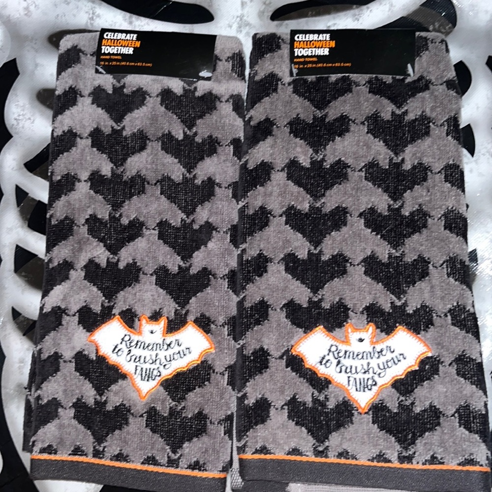 Kohl’s Halloween Hand Towels 2 piece